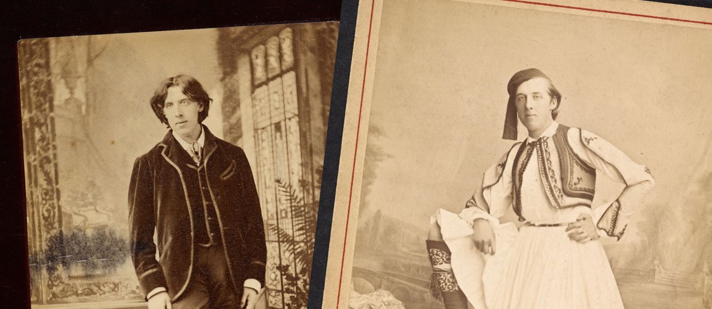 oscar wilde in smocked clothing